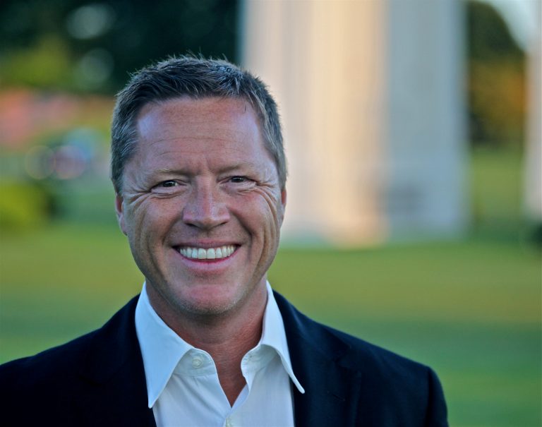 MEET BRAD & EMMA NELSON RE/MAX Colonial Pacific Realty